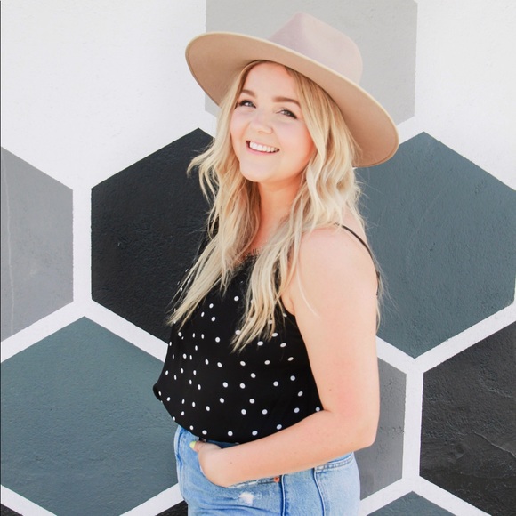 Welcome to my Closet! - Picture 1 of 3